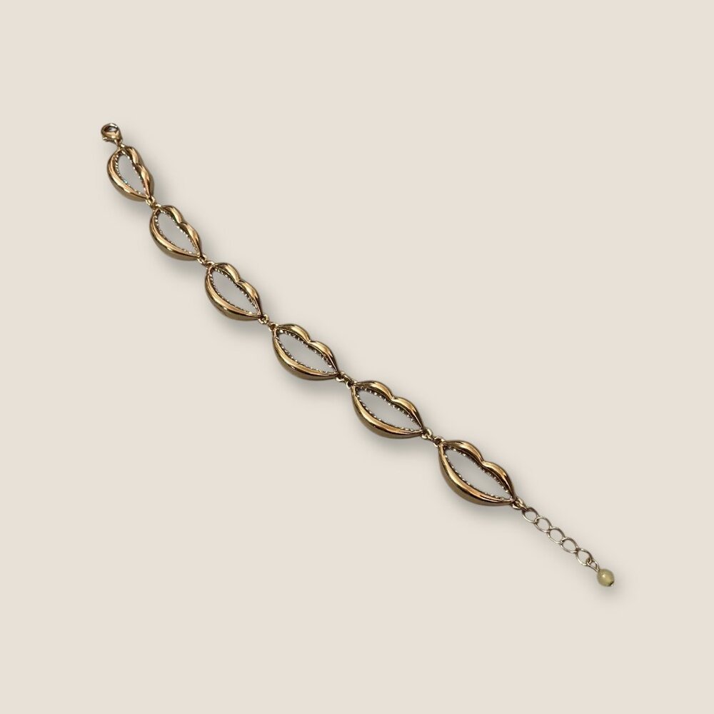 Gold Tone Lip Shaped Chain Bracelet Adjustable 7.5"-8.5" Lobster Clasp - Picture 2 of 3